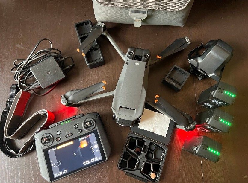 DJI Mavic 3 Pro Cine Premium Combo |
4
Batteries | Extra charging hub