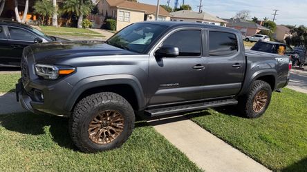 Toyota Tacoma TRD Off-Road4x4 Double Cab Pickup Truck
