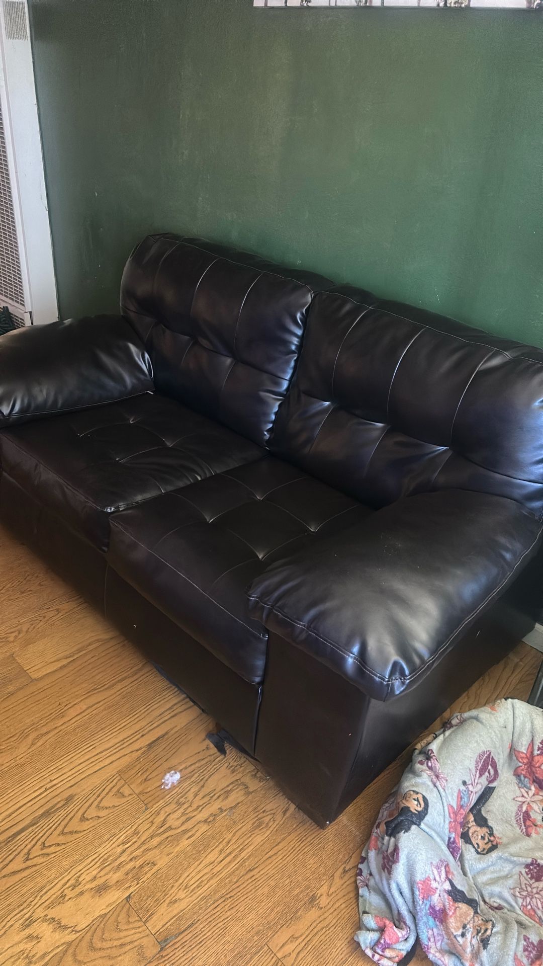 Free Couch 