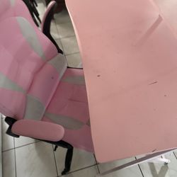 Escritorio Con  Silla  Incluída 