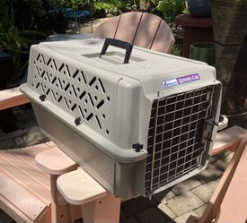 Selling 23” Petmate Cat/Dog Carrier