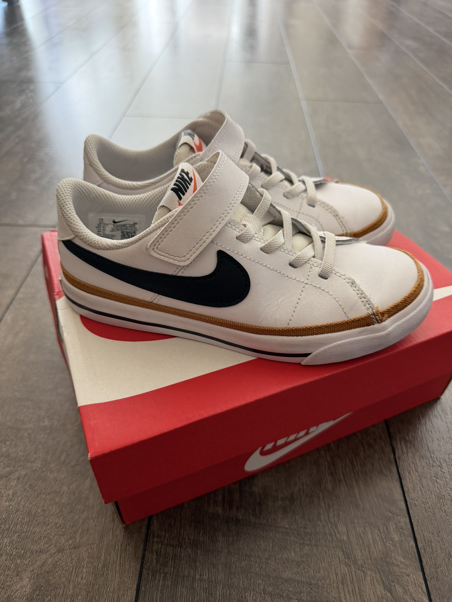 Nike Shoes Size 1 Youth