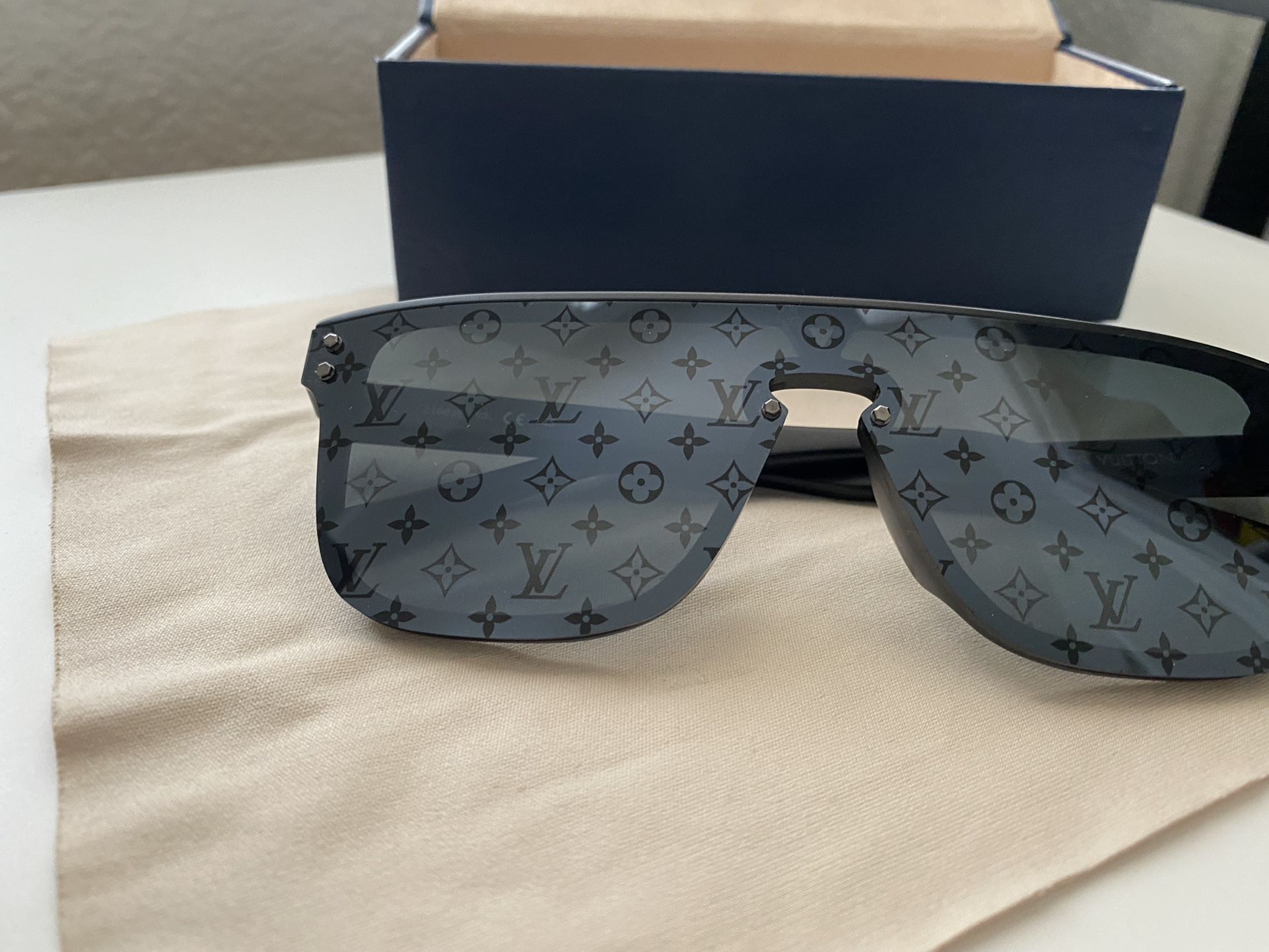 Louis Vuitton Z0260U Attitude Sunglasses Silver for Sale in Phoenix, AZ -  OfferUp