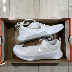 Nike MC Trainer 3 Women’s Shoes  Size 6