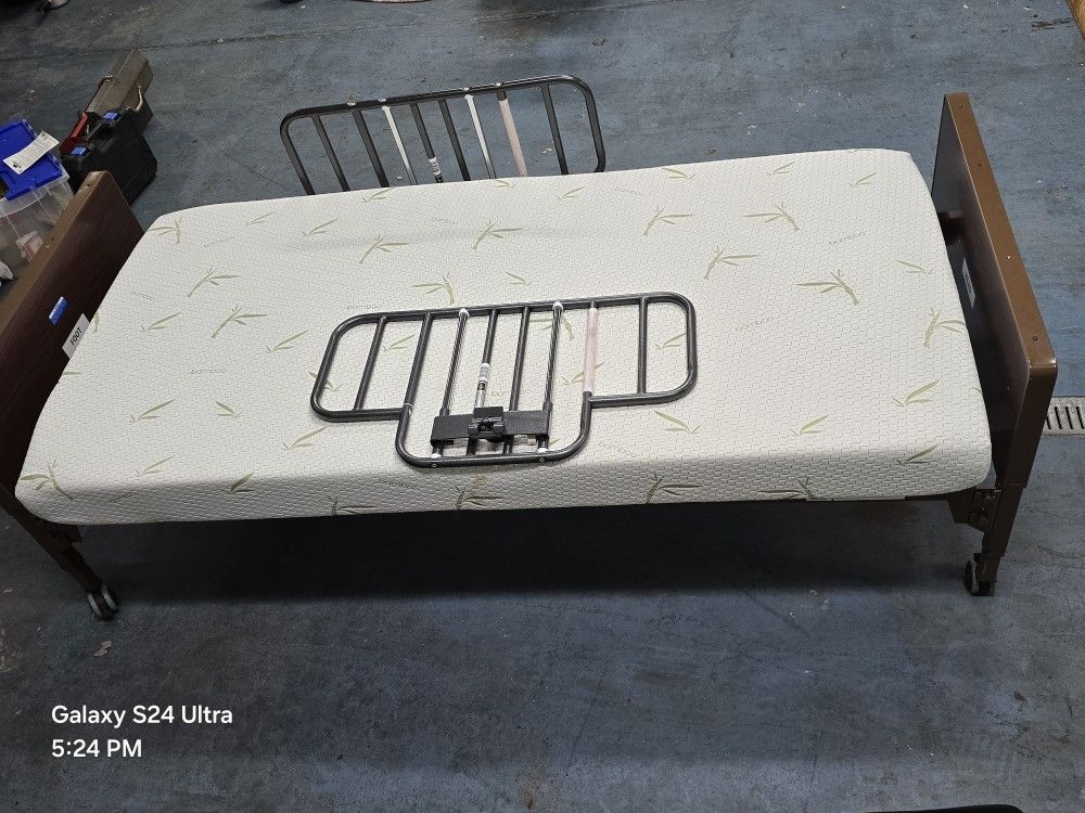 Hospital Bed With Mattres