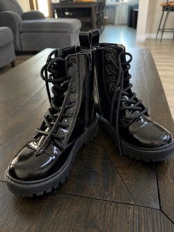 New Cat and Jack girls boots