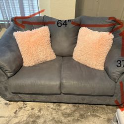 Grey Sofa & loveseat NEED GONE ASAP ! 