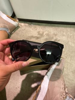 Burberry women sun glasses