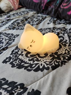 Mubarek Silicone Night Light(kitty cat!)