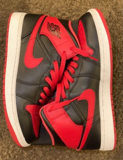 Jordan 1 Mids