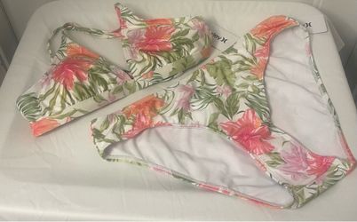 Brand new Juniors Hawaiian print swimwear size L