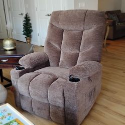 Like New Lift Recliner