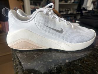 Nike women’s 9 1/2