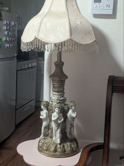 Juego de lámparas antiguas