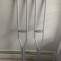Crutches 