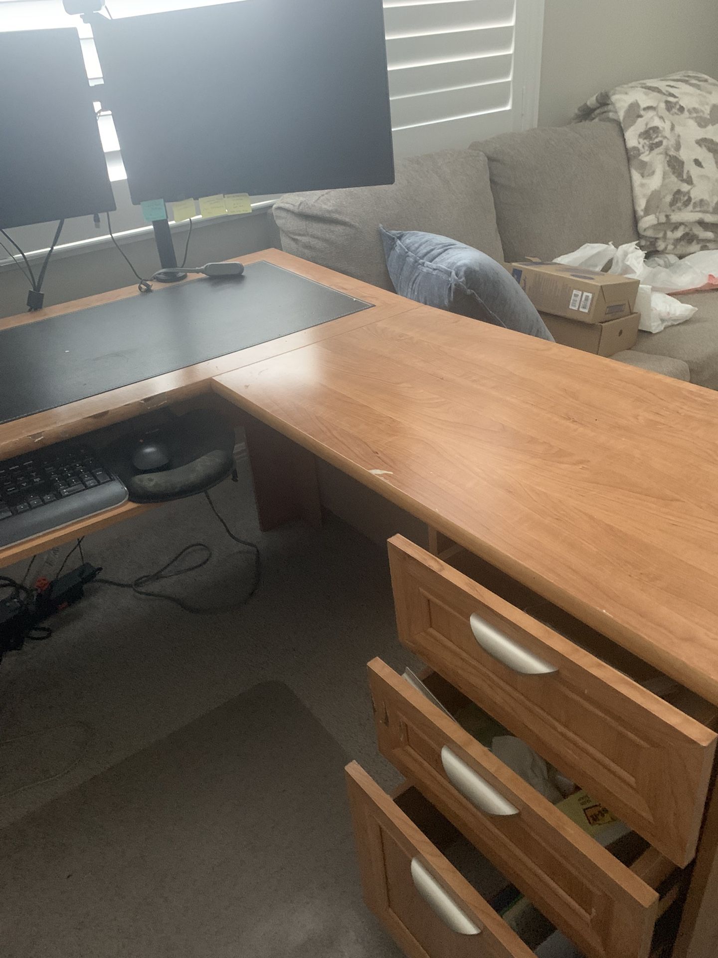FREE L-shaped Desk