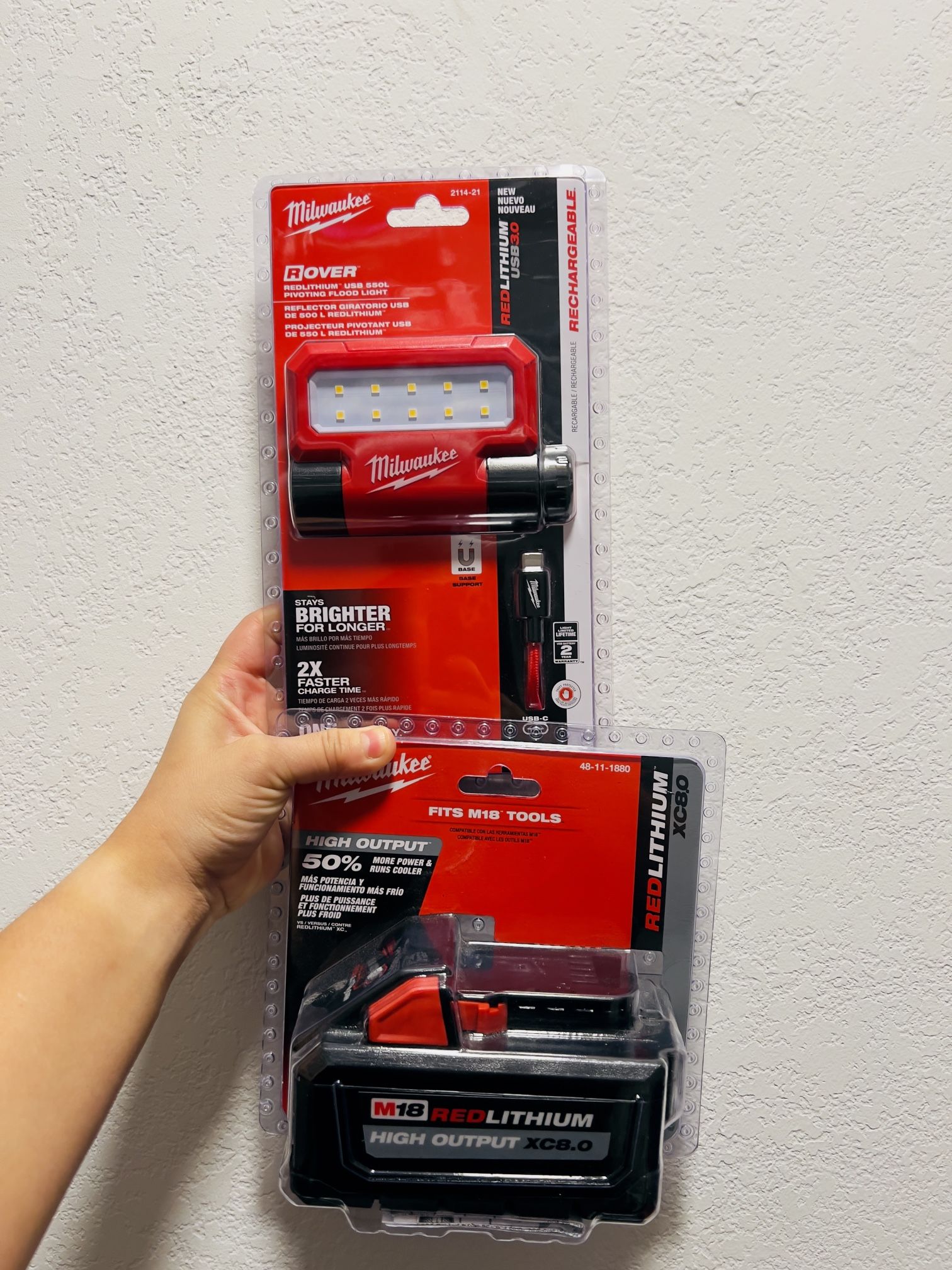 Milwaukee M18 Red Lithium High Output XC8.0 Baterry & Milwaukee 550L