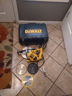 DeWalt Heavy -Duty Framing Saw 7 1/4inch, 15 Amp Model DW378G