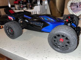 Arrma typhon grom blx3s