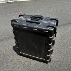 Huge Hard Plastic Waterproof Rolling Foam Lined Tech Equipment Road Case