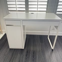 IKEA White Desk 
