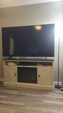 Table and TV 70-inch Samsung
