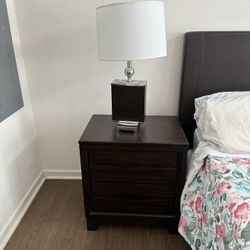 2 Nightstands 