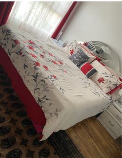 Bedroom set