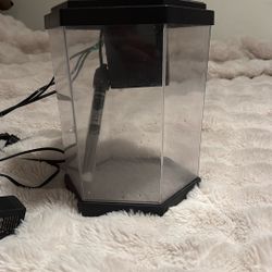 3 Gallon Octagon Aquarium With Light Heater And Filter.