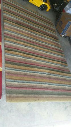 5X8 Area rug 💯 wool