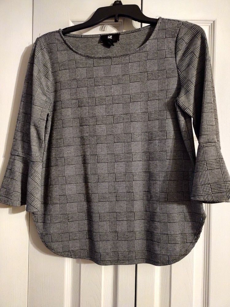 IZ Byer women's medium grey bell sleeve top 