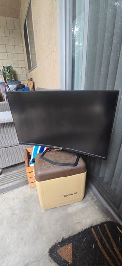 Sceptre 27 inch Curved Gaming PC Monitor - 240 hz refresh