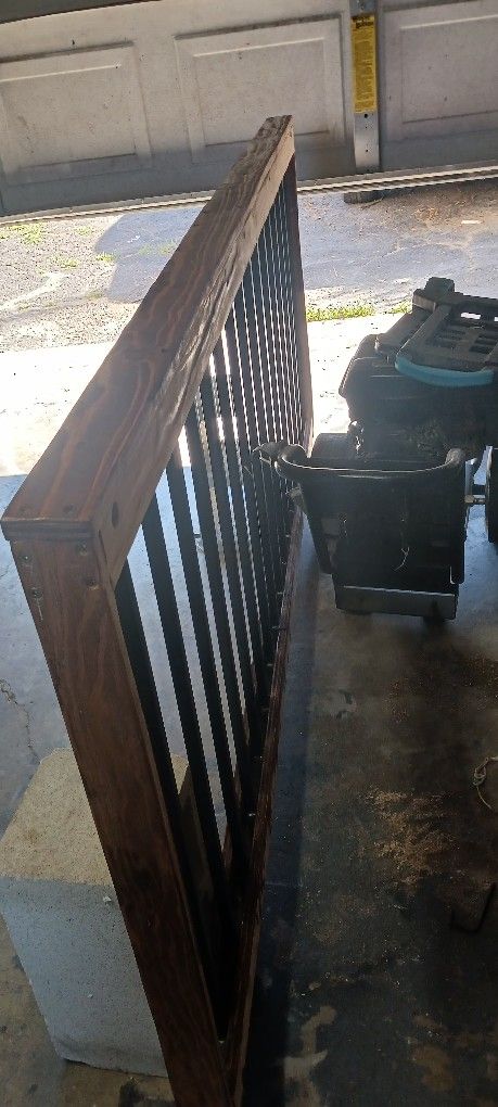 Gate