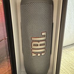 JBL Flip6 *New*