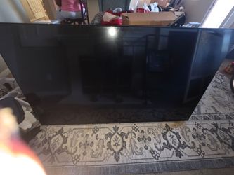 ​Hisense 70" 4K UHD Smart Android TV (Model 70H6570G) - Great Condition