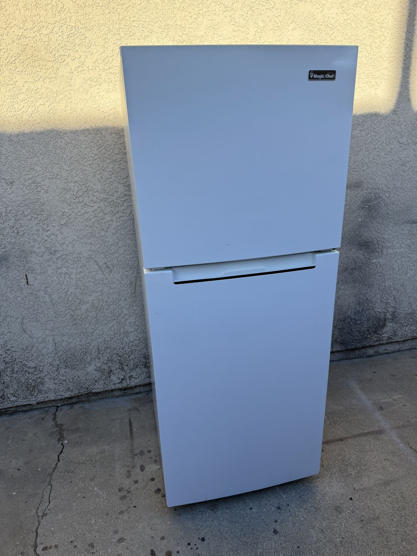 Magic Chef Refrigerator 