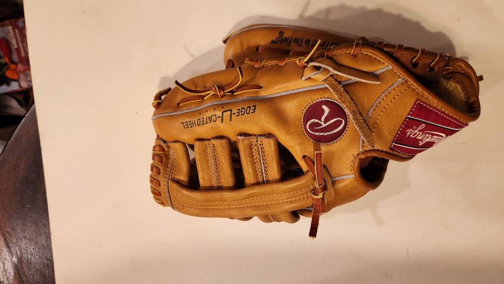 Rawlings Basball Glove