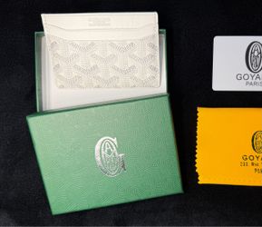 White cardholder