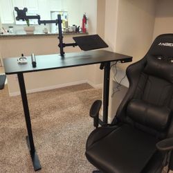 Electric Height-Adjustable Standing Desk Set – Complete Office Setup  Selling a complete home office setup:  ✅ Electric height-adjustable desk   📏 De