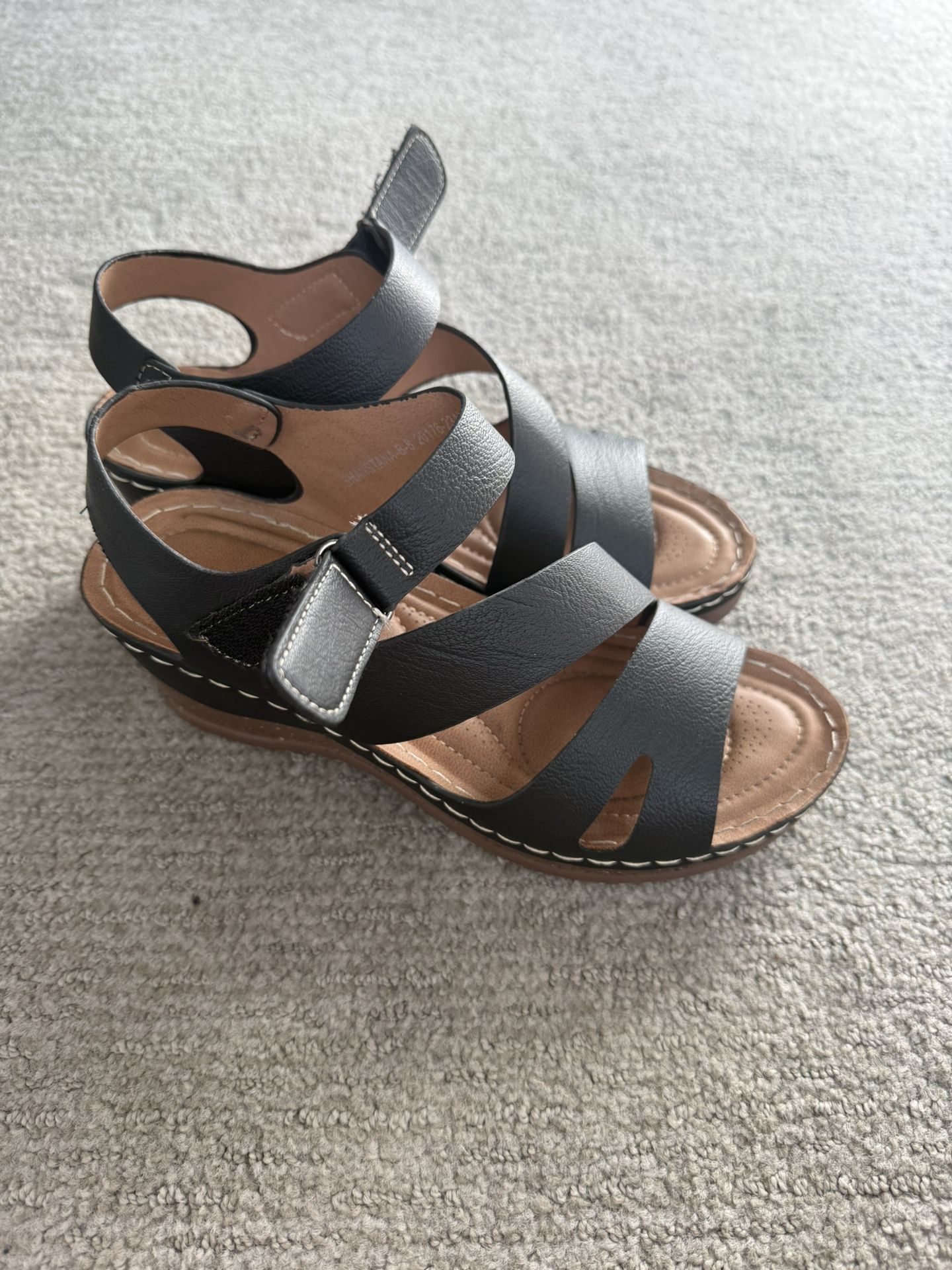 Black And Tan Small Platform Sandal
