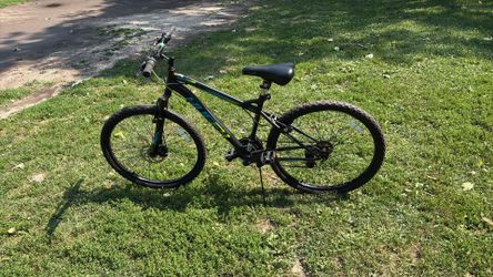 Mountain bike medium size one size 26 x175 from docs brake 18speeds