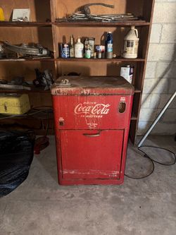 Vintage Coca-Cola Bottle Vending Machine