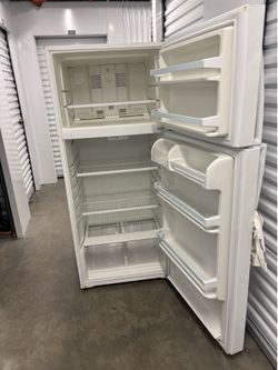 Whirlpool top freezer refrigerator excellent working condition. $180 OBO