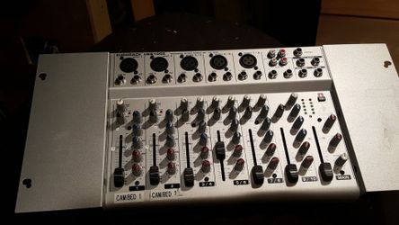 Behringer 10 chnl. Mixer