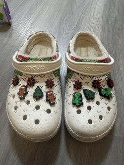 Size 9 men’s Christmas Crocs