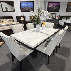 7 Pc Dining Table 