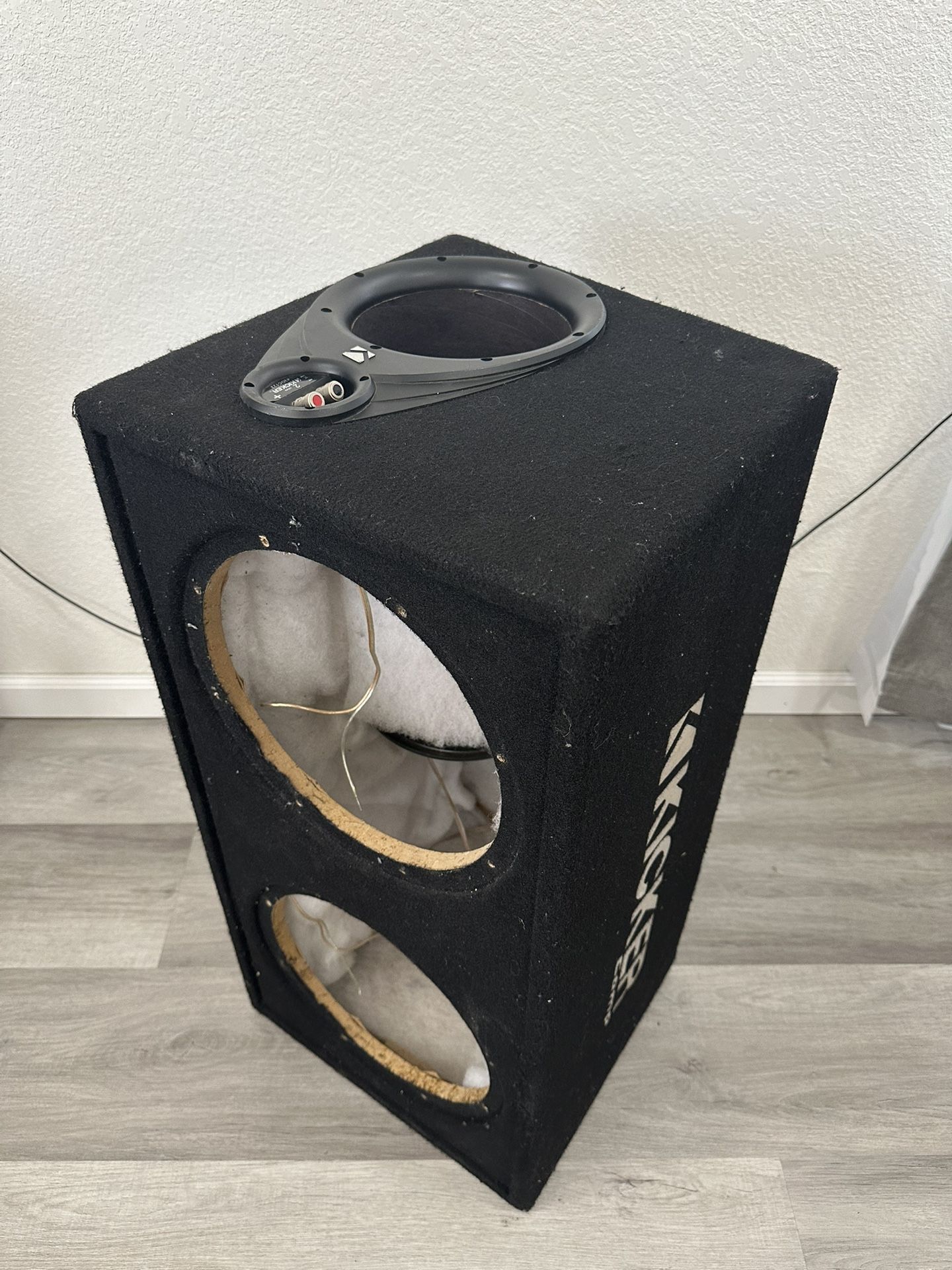 kicker comp 12inch sub box 
