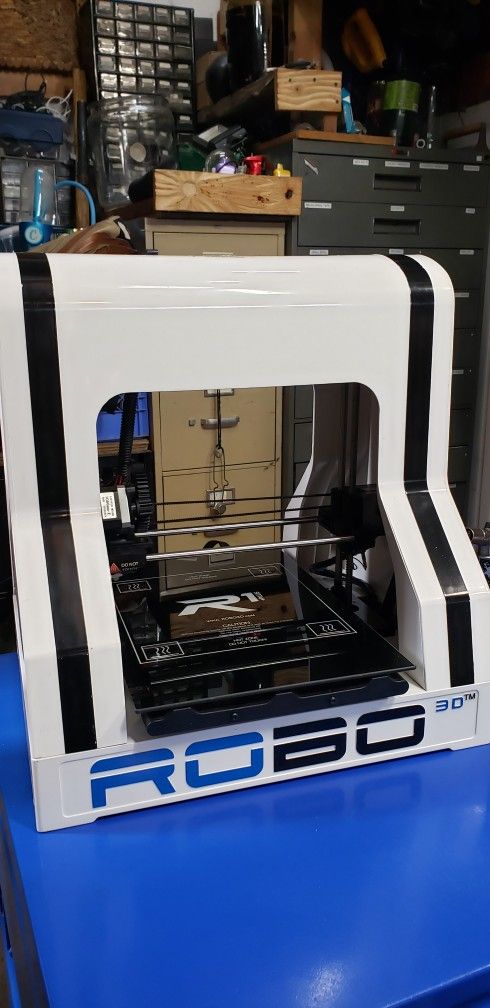 Robo 3D Printer Model R1