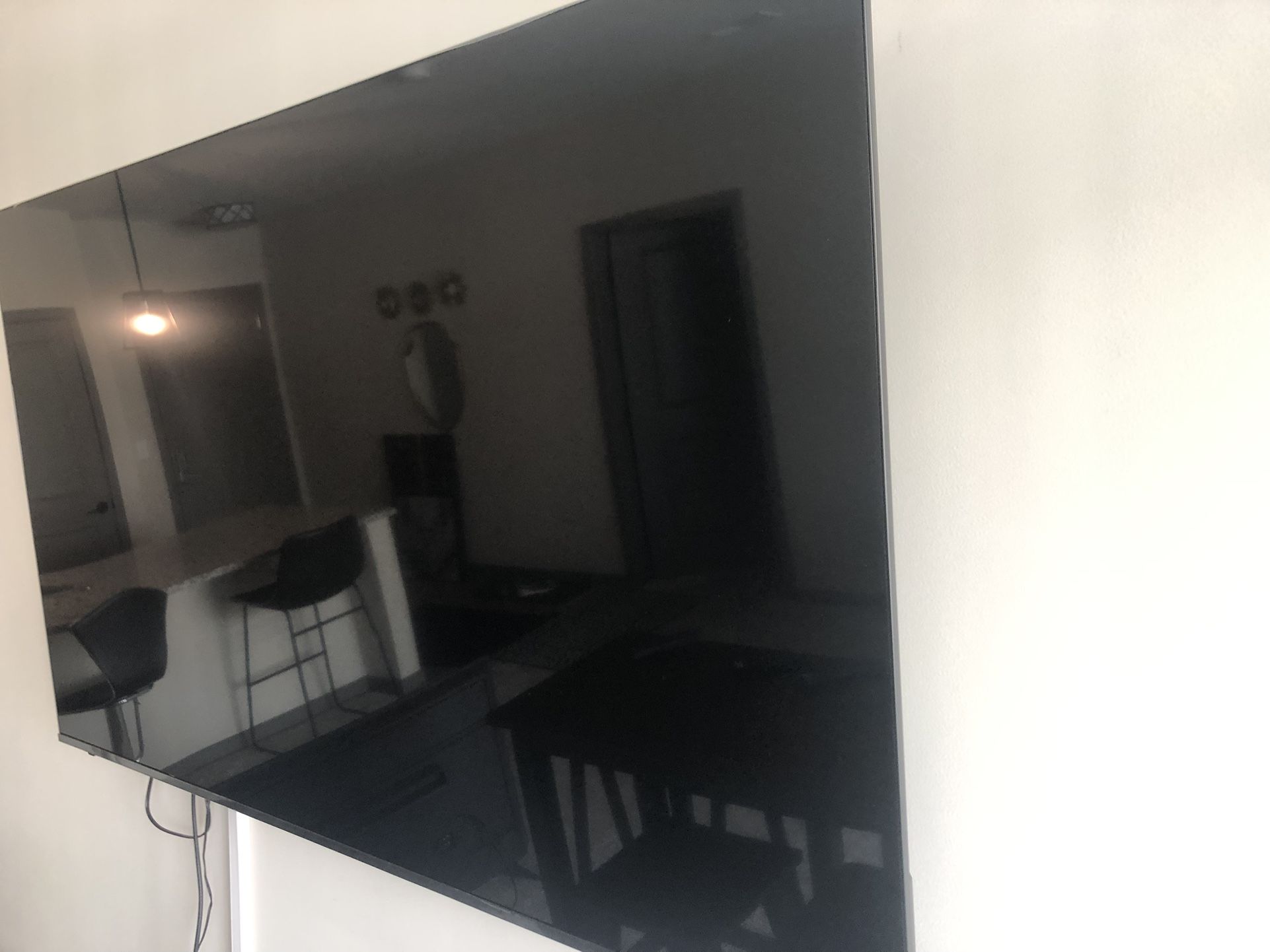 VIZIO 75 Inch Class Quantum 4K QLED HDR Smart Tv Broken Screen TV