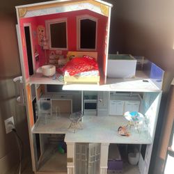 Rainbow High Dollhouse With Dolls And Accessories